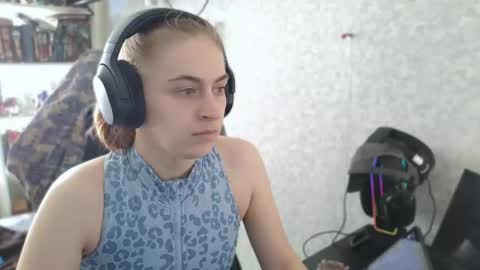 Snapshot of beverly_yay chatting on 06/02/26, 06:48 beverly_yay online show from 06/02/26, 06:48
