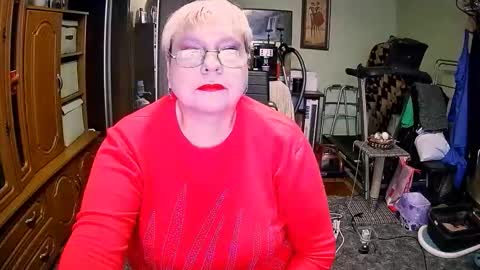 Snapshot of beverlyqcynia chatting on 10/22/25, 01:44 BeverlyQCynia online show from 10/22/25, 01:44
