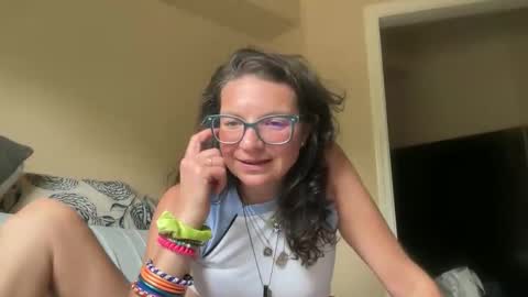 Snapshot of bexirl chatting on 10/28/25, 08:55 Bex online show from 10/28/25, 08:55