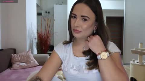   BeyonceDoll       Twitter DollBeyonce    online show from 02/21/26, 06:53