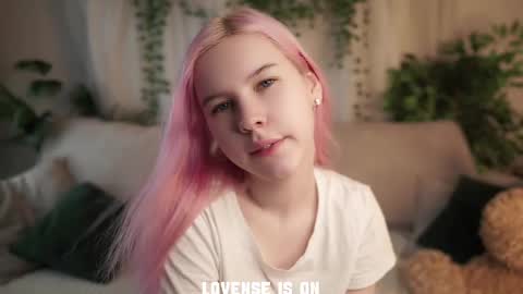 Eliz online show from 12/02/25, 01:22