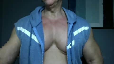 BGDKMUSCLEGUY - SELECTED BY CHATURBATE AS A TOP BROADCASTER FOR 2023 online show from 01/21/25, 01:29