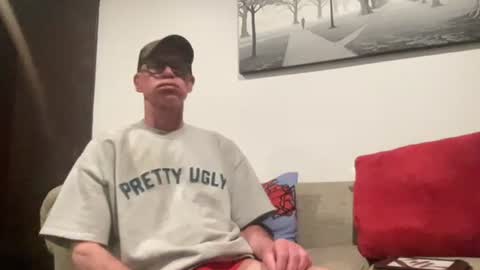 Snapshot of bgrade chatting on 09/27/25, 11:37 bgrade online show from 09/27/25, 11:37