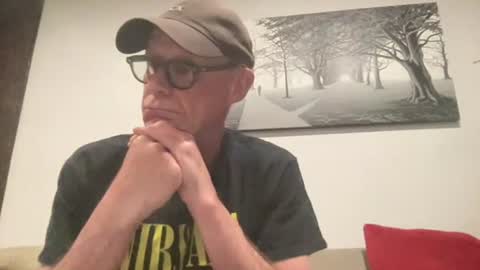 Snapshot of bgrade chatting on 10/10/25, 10:36 bgrade online show from 10/10/25, 10:36