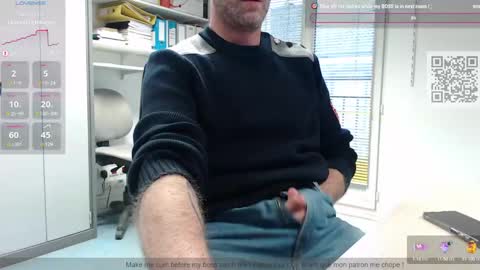 My name is David and if you like public exhibitions you wont be disappointed with me LoL - My favorite vibes is 44  online show from 02/06/25, 04:36