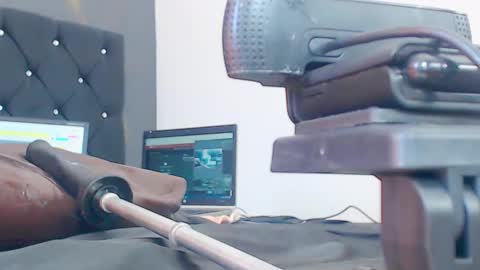 biakalia online show from 12/15/25, 05:44