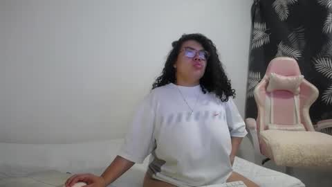 Bianca Tuesday to Sunday from 2am to 6am UTC-5 online show from 10/25/25, 09:17