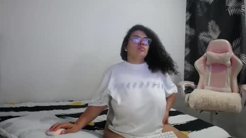 Bianca Tuesday to Sunday from 2am to 6am UTC-5 online show from 02/12/26, 09:04