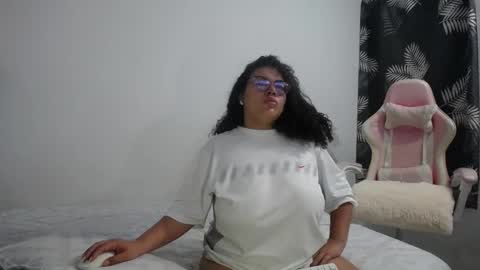 Bianca Tuesday to Sunday from 2am to 6am UTC-5 online show from 02/26/26, 09:19