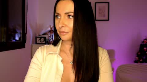 B I A N C A   online show from 12/16/25, 10:04