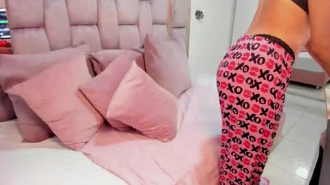 biancaa_naviss online show from 11/06/25, 09:59