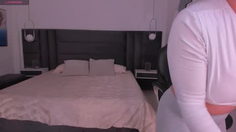 Bianca Pierce online show from 11/09/25, 12:14