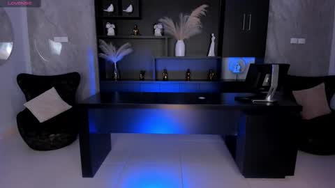 Bianca Pierce online show from 12/15/25, 11:47