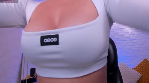 Bianca Pierce online show from 12/22/25, 12:13