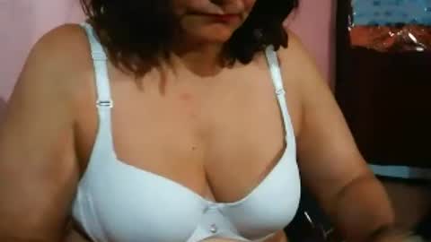 Snapshot of biancasteel chatting on 07/10/26, 01:32 biancasteel online show from 07/10/26, 01:32