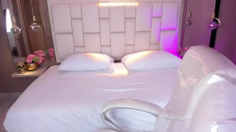 Snapshot of biancax_ chatting on 10/29/25, 04:04 Hi Im Bianca online show from 10/29/25, 04:04