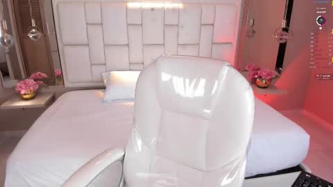 Snapshot of biancax_ chatting on 11/27/25, 04:03 Hi Im Bianca online show from 11/27/25, 04:03