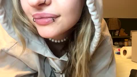 Ellie  online show from 03/08/26, 04:27