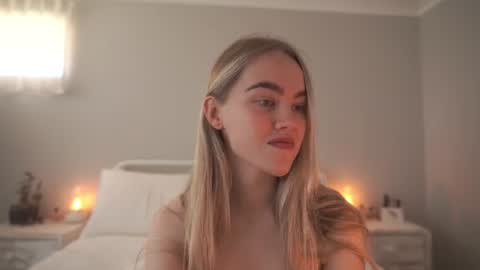 Snapshot of bibi_it_is chatting on 06/19/26, 03:22 Bibi online show from 06/19/26, 03:22