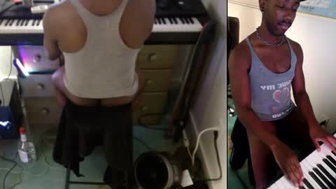 Snapshot of bicepsandfrot chatting on 02/26/25, 10:58 BicepsandFrot online show from 02/26/25, 10:58