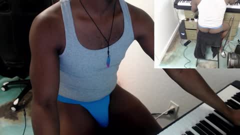 Snapshot of bicepsandfrot chatting on 02/28/25, 10:52 BicepsandFrot online show from 02/28/25, 10:52