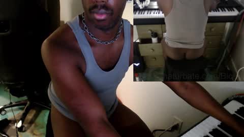 Snapshot of bicepsandfrot chatting on 03/02/25, 08:59 BicepsandFrot online show from 03/02/25, 08:59