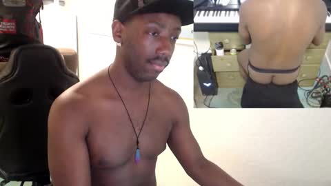 Snapshot of bicepsandfrot chatting on 03/03/25, 11:55 BicepsandFrot online show from 03/03/25, 11:55