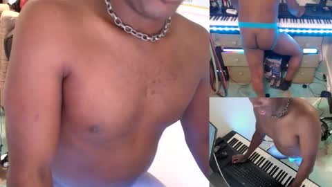 Snapshot of bicepsandfrot chatting on 03/12/25, 01:40 BicepsandFrot online show from 03/12/25, 01:40