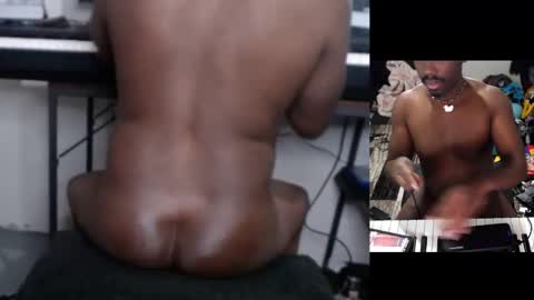 Snapshot of bicepsandfrot chatting on 09/16/25, 09:10 BicepsandFrot online show from 09/16/25, 09:10