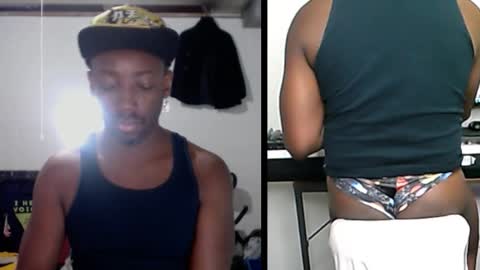 Snapshot of bicepsandfrot chatting on 10/25/25, 10:15 BicepsandFrot online show from 10/25/25, 10:15