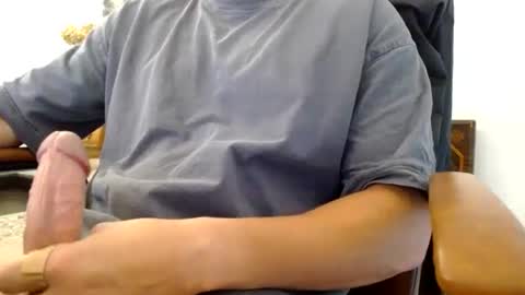 Snapshot of bifitboy chatting on 09/25/25, 01:37 Ryan online show from 09/25/25, 01:37