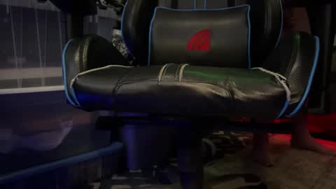 Snapshot of big_bent_cock chatting on 10/23/25, 11:31 Big Bent Cock online show from 10/23/25, 11:31