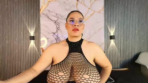 Tell me Sophia  online show from 04/17/26, 08:34