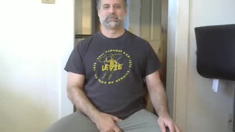 Snapshot of bigassman46 chatting on 02/02/26, 07:12 Straight Dave online show from 02/02/26, 07:12