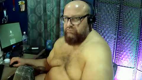 Snapshot of bigbear4cuddles chatting on 04/29/26, 01:43 BigBear4Cuddles online show from 04/29/26, 01:43
