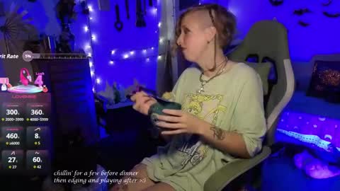 Snapshot of bigbearandbunny chatting on 10/16/25, 11:50 bigbearandbunny online show from 10/16/25, 11:50