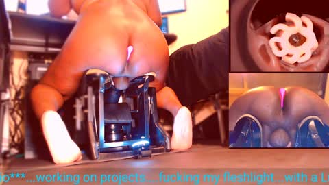 Snapshot of bigblackbitchboy chatting on 12/31/24, 06:46 your filthy fuck pig online show from 12/31/24, 06:46