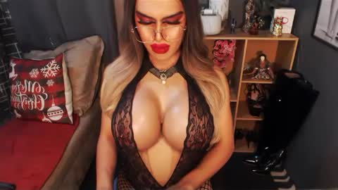 Loraine Cruz online show from 02/09/25, 07:19