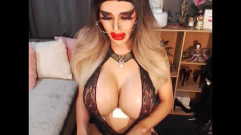 Loraine Cruz online show from 09/16/25, 05:47