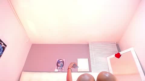 Snapshot of bigbooty_mommy chatting on 12/28/24, 02:11 Mia online show from 12/28/24, 02:11