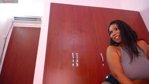 Snapshot of bigbooty_mommy chatting on 03/05/25, 10:32 Mia online show from 03/05/25, 10:32