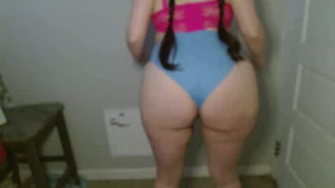 Isabella online show from 12/05/25, 04:25