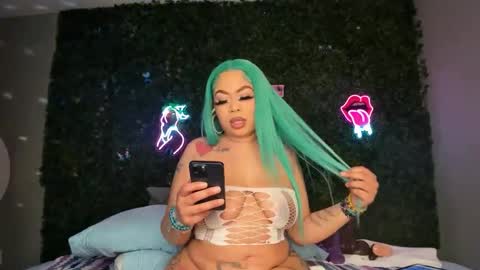 Snapshot of bigbuttsarena chatting on 02/13/26, 01:51 bigbuttsarena online show from 02/13/26, 01:51