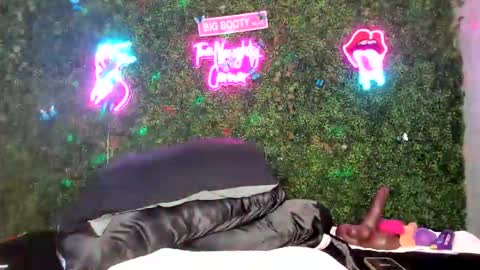 Snapshot of bigbuttsarena chatting on 03/04/26, 09:15 bigbuttsarena online show from 03/04/26, 09:15