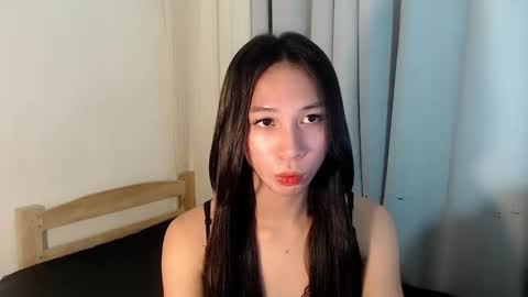 Snapshot of bigcock_luna chatting on 05/18/26, 01:17 Joyce online show from 05/18/26, 01:17