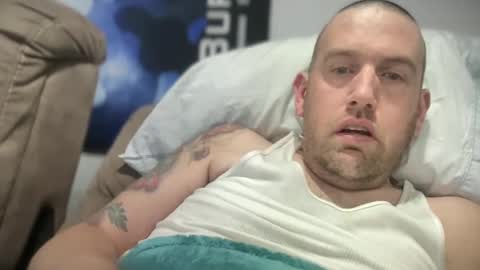 Snapshot of bigcocksuckingslut chatting on 02/01/25, 01:34 bigcocksuckingslut online show from 02/01/25, 01:34