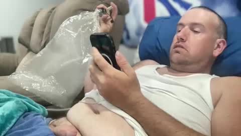 Snapshot of bigcocksuckingslut chatting on 10/26/25, 05:08 bigcocksuckingslut online show from 10/26/25, 05:08