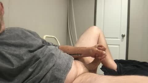 Snapshot of bigdaddydelight chatting on 05/14/26, 12:17 bigdaddydelight online show from 05/14/26, 12:17