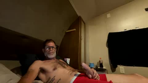 Snapshot of biggcock27 chatting on 09/27/25, 01:43 biggcock27 online show from 09/27/25, 01:43