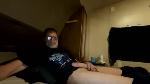 Snapshot of biggcock27 chatting on 11/15/25, 12:41 biggcock27 online show from 11/15/25, 12:41